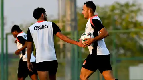 ناصر منسي ودونغا ىمن فترة إعداد الزمالك