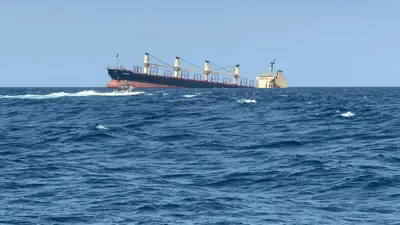سفينة شحن تغرق قبالة اليمن