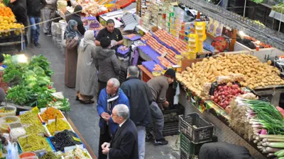 الجزائر.. ارتفاع الأسعار ينذر بأزمة بين الحكومة وتجار المواد الغذائية