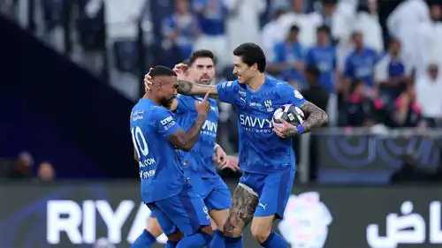 داروين نونيز بقميص الهلال السعودي