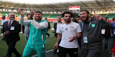 كأس العالم روسيا 2018.. محمد صلاح يتعرض لانتقادات شديدة بسبب ظهوره مع قديروف