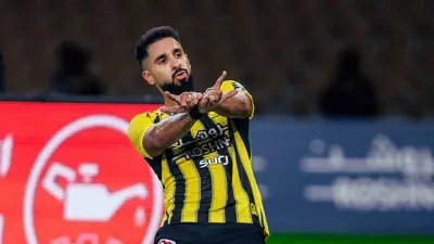 صالح الشهري يحتفل بأهدافه في شباك العين
