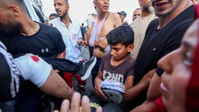 مصابون فلسطينيون جراء إطلاق النار في موقع لتوزيع المساعدات في قطاع غزة