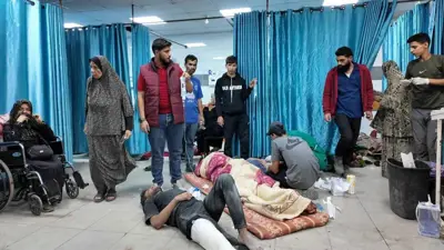 مرضى في مستشفى كمال عدوان 