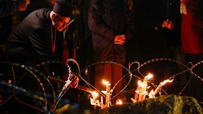 "المونيتور": القصف العنيف على غزة حرم الفلسطينيين من فرحة عيد الميلاد