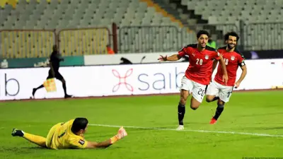 محمد صلاح وعمر مرموش
