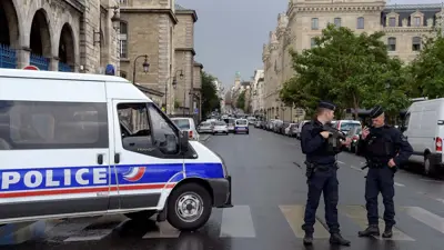 متهم بالضلوع في هجوم مسلح .. فرنسا تُرحل الجزائري فاتح المالكي