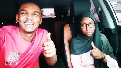 السودانيون يحتفون بأول ابتسامة للطالبة "العابسة أمنية".. فما قصتها؟