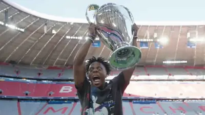 سبيد يرفع كأس دوري أبطال أوروبا
