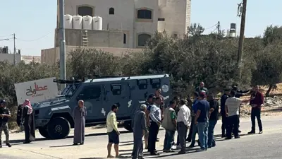 الأردن.. أعمال شغب وحرق منازل ومركبات بعد مقتل شخص رميا بالرصاص (فيديو)