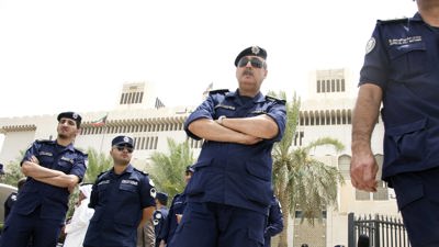 الكويت.. فقدان طفل بظروف غامضة بعد أن طرده شقيقه