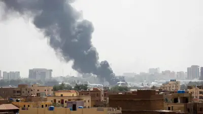 دخان إثر اشتباكات في السودان