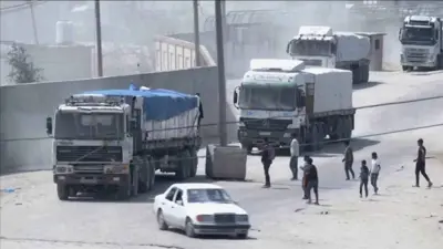 شاحنات مساعدات في غزة