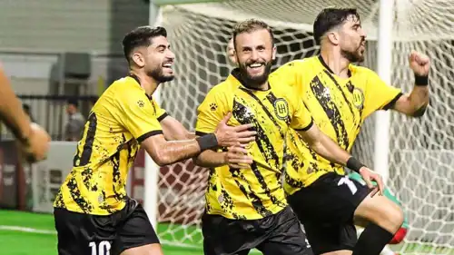 لاعبو نادي الحسين إربد