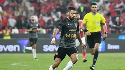 أحمد قندوسي في مواجهة سابقة مع سيراميكا