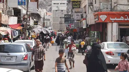 أحد الأحيار التجارية في عدن