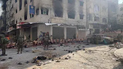 تجريد المعتقلين من ملابسهم في غزة