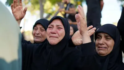 من جنازة طفلين في جنوب لبنان