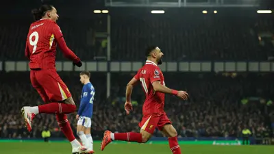 محمد صلاح ونونيز