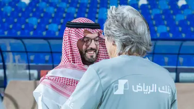 جيسوس وفهد بن نافل رئيس نادي الهلال السعودي