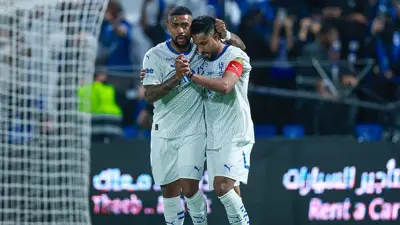 سالم الدوسري يحتفل بهدفه في شباك الفتح