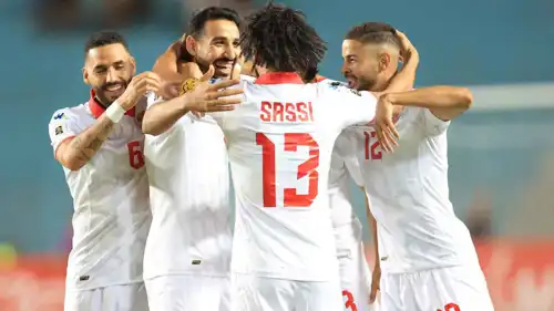 لاعبو منتخب تونس في مباراة ليبيريا