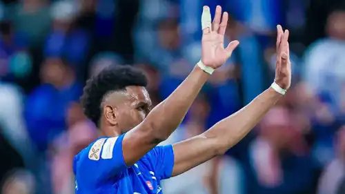 علي البليهي مدافع الهلال السعودي