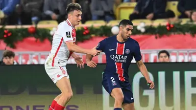 أشرف حكيمي في مباراة باريس سان جيرمان وموناكو في كأس السوبر الفرنسي