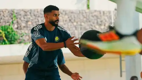 عبد الإله العمري لاعب النصر السعودي