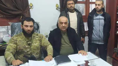 ممثل القوات المسلحة مع رئيس مجلس مدينة جبلة