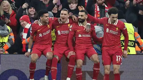داروين نونيز في إحدى مباريات ليفربول