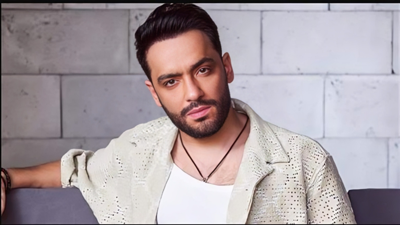  الفنان المصري رامي جمال