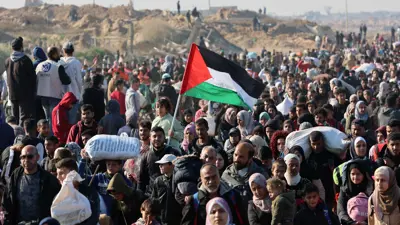 فلسطينيون عائدون إلى شمال قطاع غزة