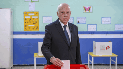 وسط ترقب لقرار سعيّد.. انطلاق مبكر لسباق الانتخابات الرئاسية في تونس