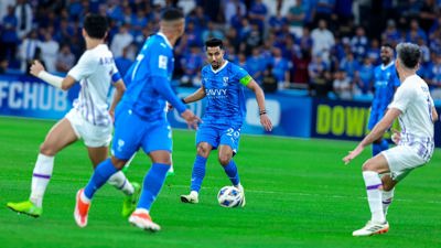 بندر الأحبابي يعتذر لسالم الدوسري بعد مباراة الهلال والعين (فيديو)