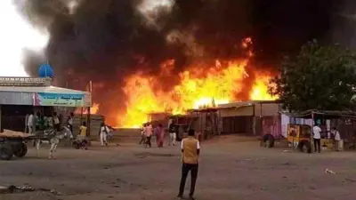  النيران تشتعل في أحد أسواق دارفور