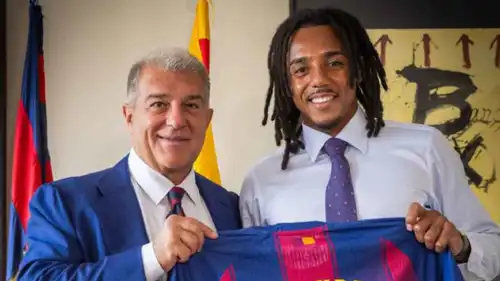خوان لابورتا مع جوليس كوندي نجم برشلونة