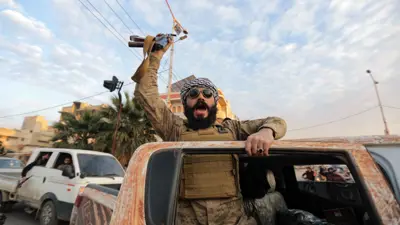 أحد مقاتلي هيئة تحرير الشام