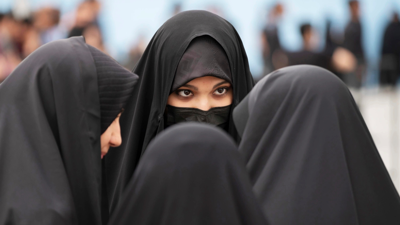نساء إيرانيات