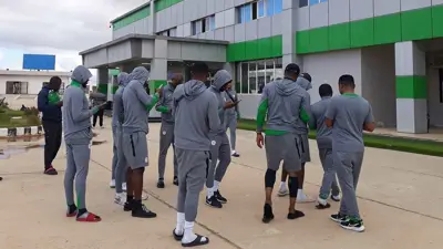 منتخب نيجيريا يغادر ليبيا 