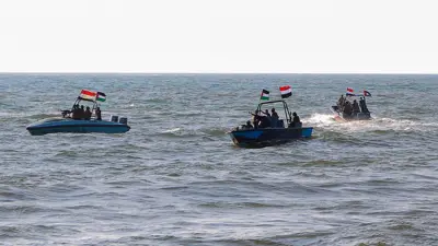 قوارب ميليشيا الحوثي في البحر الأحمر