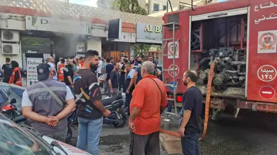 سيارة للدفاع المدني بعد انفجار أحد أجهزة الاتصال 