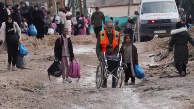 فلسطينيون من جنين يغادرونها بعد عمليات الجيش الإسرائيلي