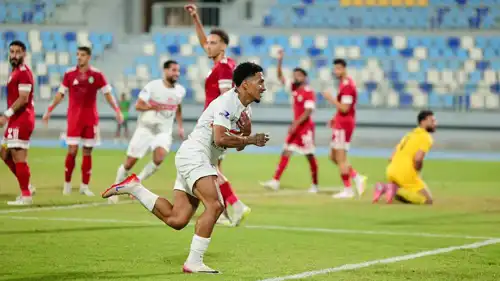خوان ألفينا يحتفل بهدفه في مودرن