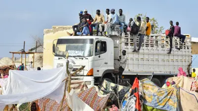 السودان.. موجة نزوح واسعة في مدينتي "الفاشر والجنينة" بإقليم دارفور