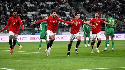 لاعبو اليمن في مواجهة السعودية 