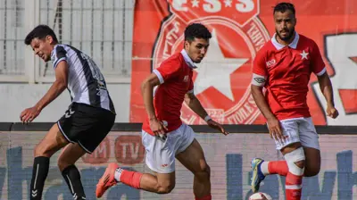 النجم الساحلي في مباراة بالدوري التونسي 