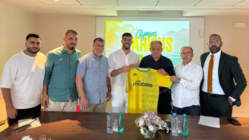أيمن محيوص مع مسؤولي شبيبة القبائل