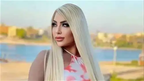 الفناة سارة خليفة