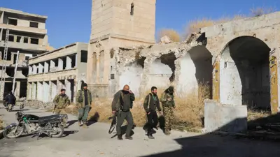 عناصر من الفصائل المسلحة شمال سوريا